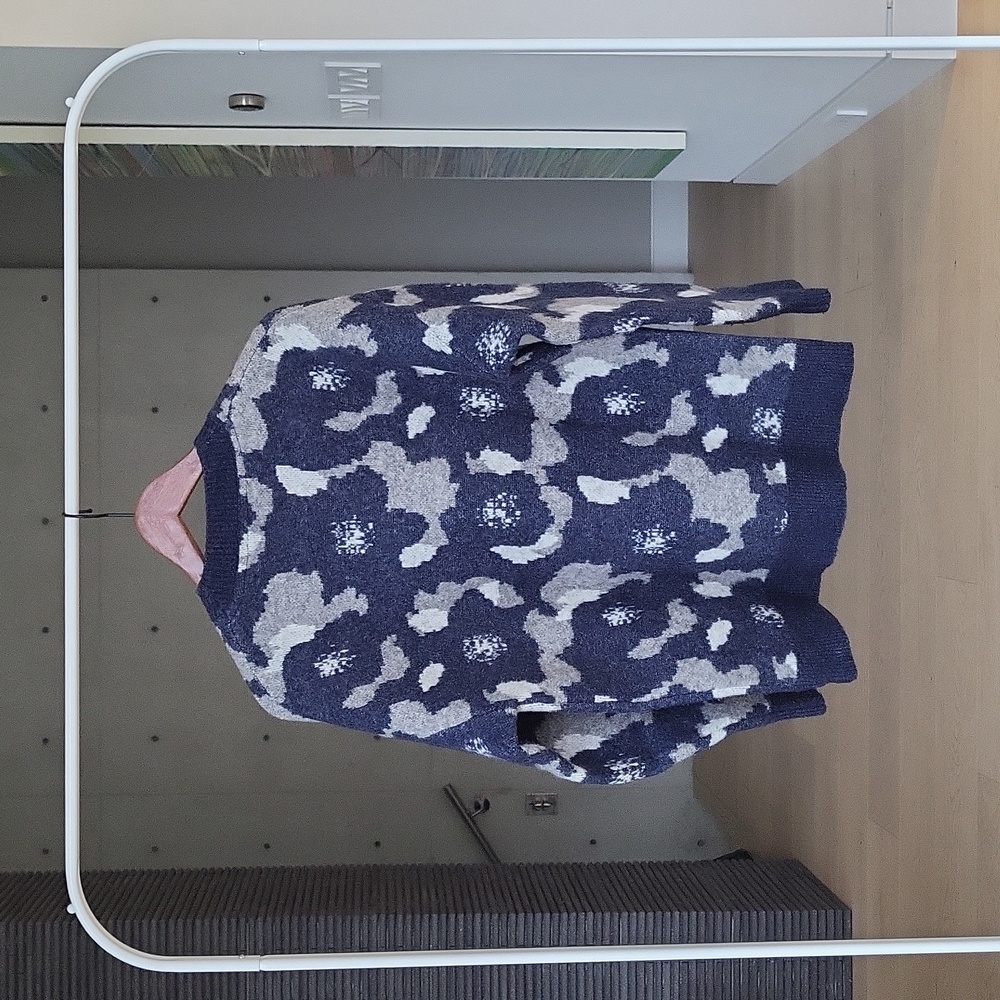 Patterned Sweater - Picture 5 of 5